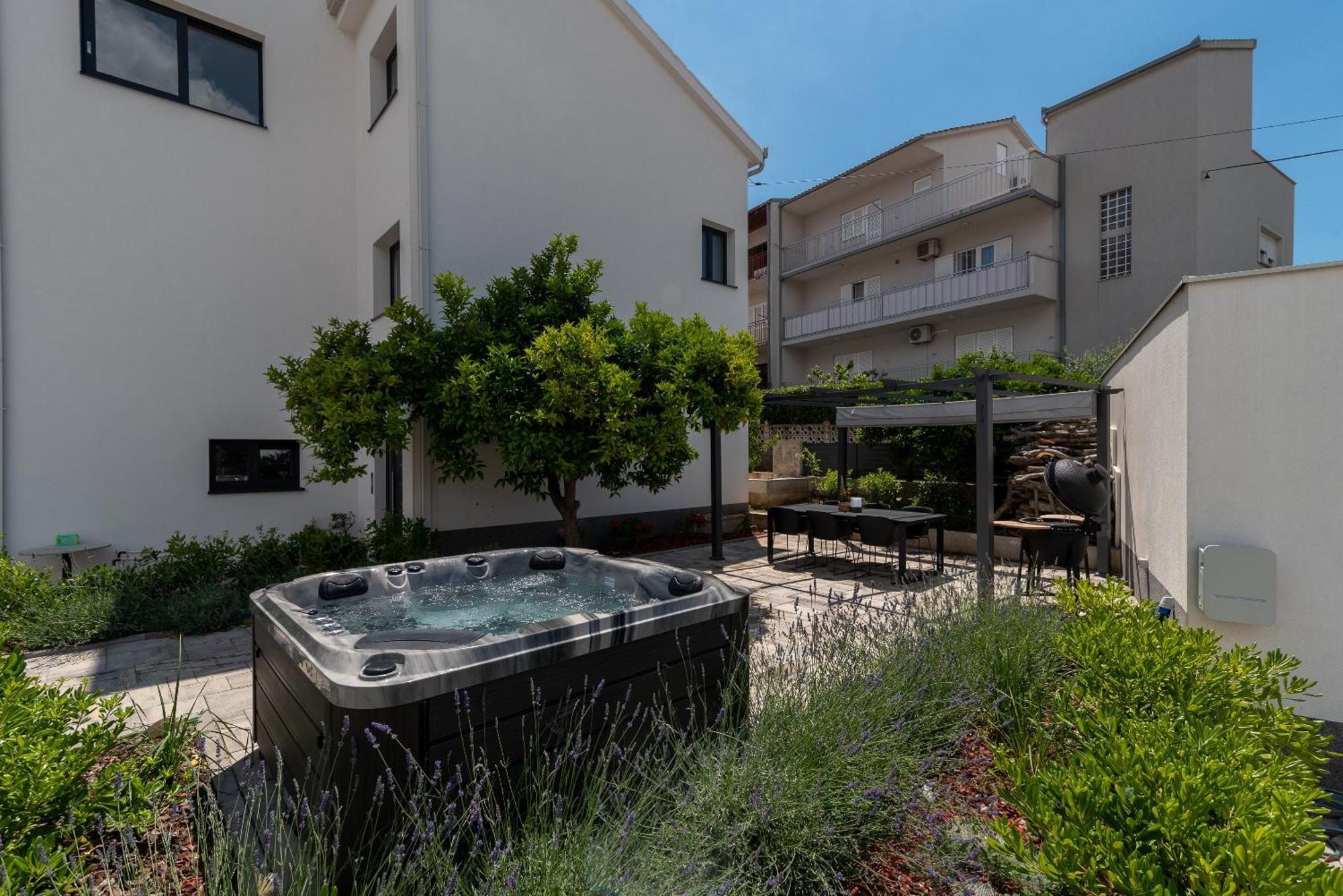 Maca Apartments & Suites トロギール エクステリア 写真